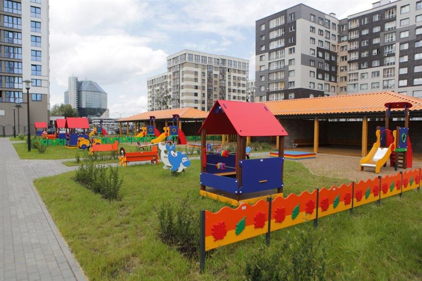 Новый детский сад с детскими площадками